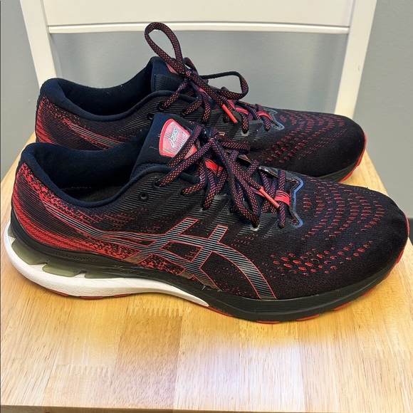 ASICS Gel-Kayano 28 Men\'s Running Shoes 1011B191 - Black and Red main image 4